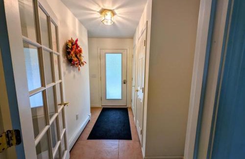 Mariaville Casa | Lakeside Serenity Cabin watersports Family