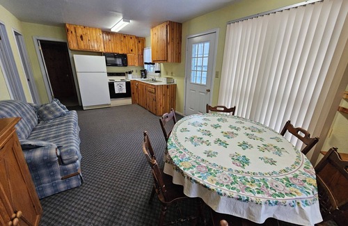 Nevis Cabina | Lakeside Serenity Meets Northern Adventure, Stunning Sunsets, Family Getaway!