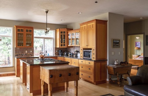 Weed Casa | Lakeside Stone Cottage en 6 acres en Hammond - Se aceptan mascotas