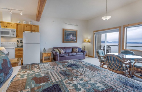 Polson Condominio | Lakeside Studio Retreat!
