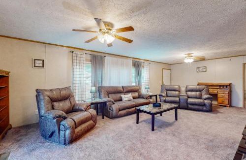 Delta Casa | Lakeside Sunset Haven