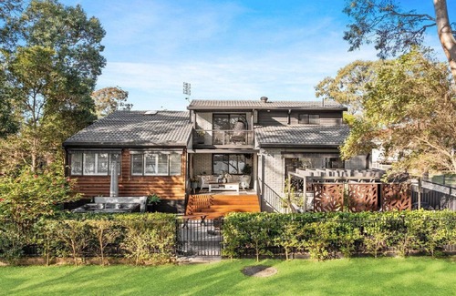 Buff Point Casa | LAKESIDE SUNSET RETREAT