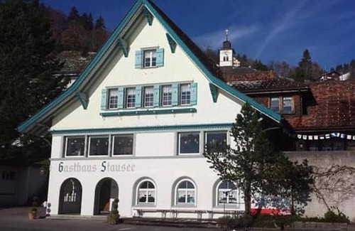 Innerthal Apartamento | Lakeside Swiss Chalet ‘Fischer’s Fritz’ - Stunning Wägitalersee Views