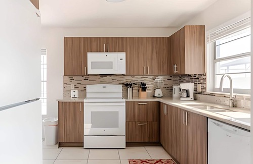 Indian Wells Casa | Lakeside View Pool Home, close to Disney, Malls