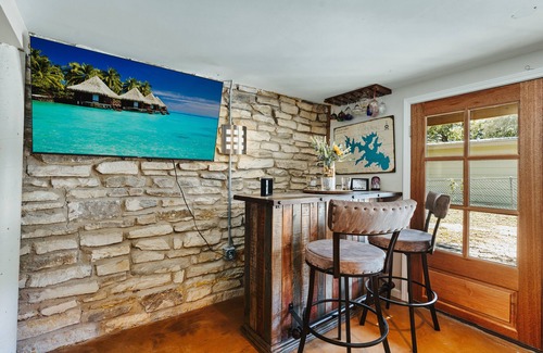 Canyon Lake Casa | Lakeside Water View Haven: BOAT Rental, Catering & Babysitter