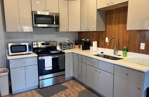 Franklin Cabina | LakeTrail Modern Cabin Apt / Hot tub (opt) LT5