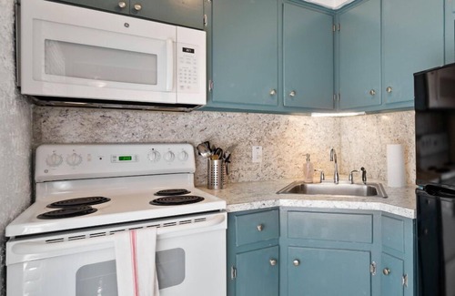 Volente Cabina | LakeTravis Bungalow 2