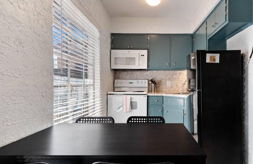 Volente Cabina | LakeTravis Bungalow 2
