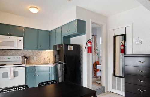 Volente Cabina | LakeTravis Bungalow 2