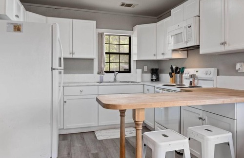 Leander Cabina | LakeTravis Bungalow8