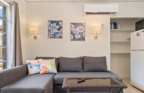 Volente Cabina | LakeTravis Cozy Bungalow 6