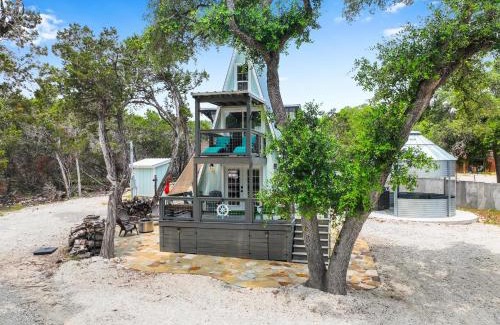 Canyon Lake Casa | Lakeview A-Frame