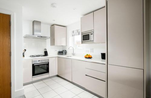 Cirencester Apartamento | Lakeview apartment with a Spa on a nature reserve Wigeon HM110