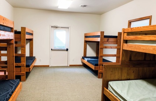 Pershing Cabina | Lakeview Cabin A, Geneva Center Woodland Campsites in Rochester Indiana