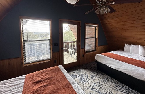 Canyon Lake Complejo | LAKEVIEW CABIN GRAND - UNIT D