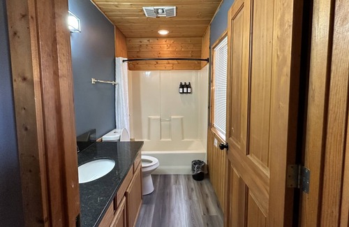Canyon Lake Complejo | LAKEVIEW CABIN GRAND - UNIT D
