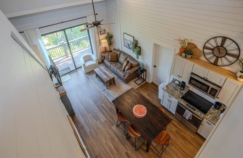 Sevierville Cabina | Lakeview Cabin, Hot Tub, Game Rm