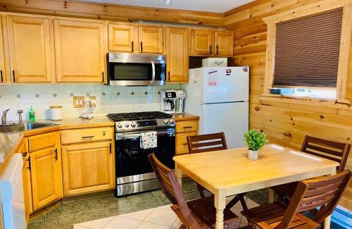 Hamlin Casa | Lakeview Cabin in The Hideout