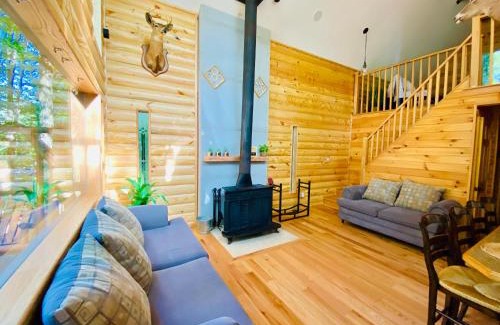 Hamlin Casa | Lakeview Cabin in The Hideout
