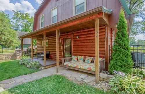 Dublin Casa | Lakeview Cabin