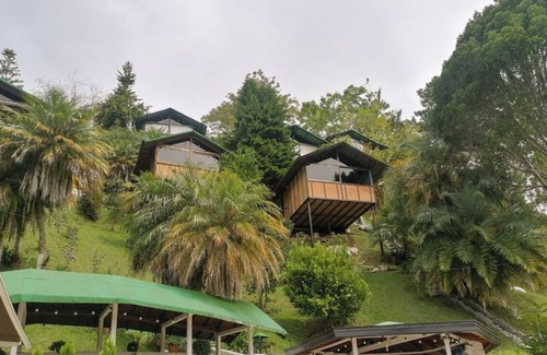 Guatape Cabina | Lakeview Cabin with Jacuzzi in Guatapé
