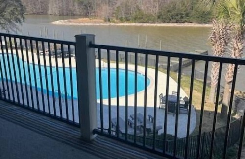 Santee Condominio | Lakeview Condo close to Fishing, golfing, and hiking.
