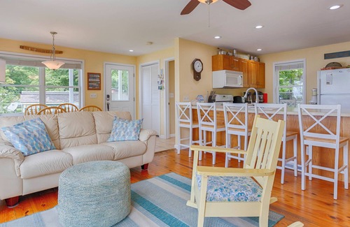 Cayuga Casa | Lakeview Cottage: "Beautiful Sunset Views!"