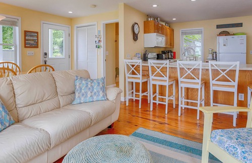 Cayuga Casa | Lakeview Cottage: "Beautiful Sunset Views!"