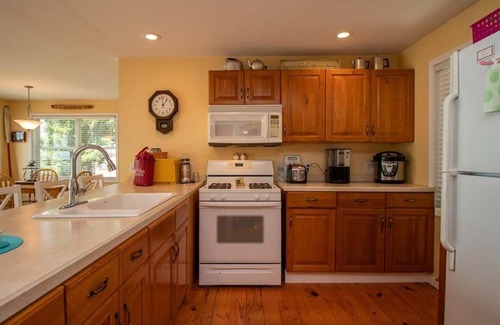 Cayuga Casa | Lakeview Cottage: "Beautiful Sunset Views!"