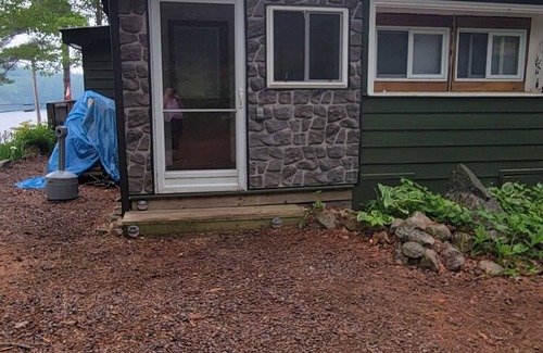 Addington Highlands Cabaña | Lakeview cottage on Mazinaw Lake