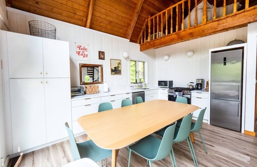 Tolland Casa | Lakeview Cottage on Otis Reservoir