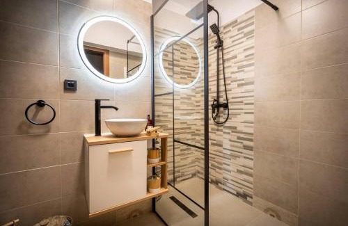 Cluj County Apartamento | LakeView CozyNook - Tennis, UnderGround Parking, Modern, Balcony
