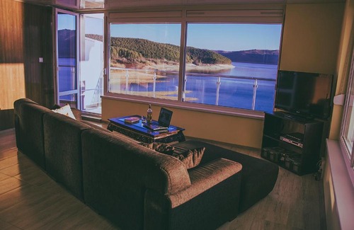 Dalgopo Cama Y Desayuno | Lakeview-Estate ApartHotel