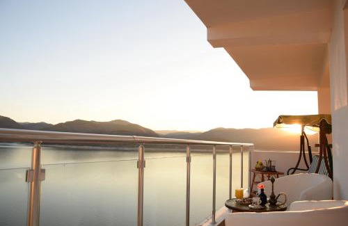 Dalgopo Cama Y Desayuno | Lakeview-Estate ApartHotel