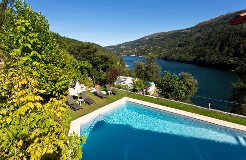 Terras de Bouro Casa | Lakeview Geres Guest House