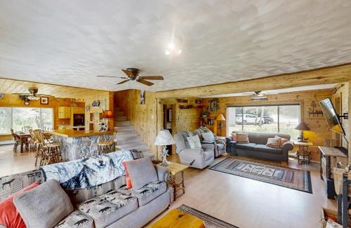 Atlanta Casa | Lakeview Getaway