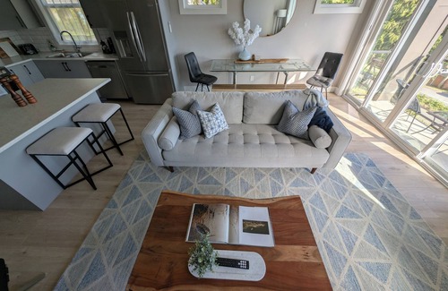 Langford Casa | Lakeview Hideaway