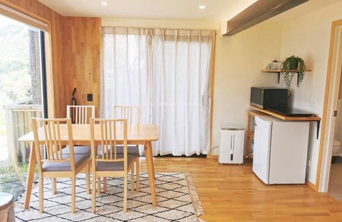 Sunshine Bay Apartamento | Lakeview Holiday Studio