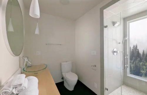 South Beacon Hill Casa | Lakeview Home by Lightrail Downtown & Airport