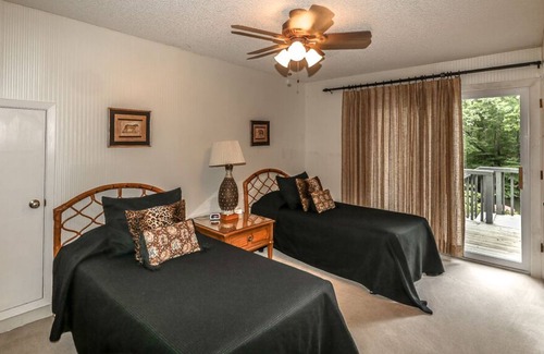 Hot Springs Village Casa | Lakeview Home With Grill on the Deck and Boat Dock With Ladder - Unit 0002 by Redawning