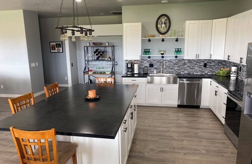 Whitetail Casa | Lakeview house with 50 amp RV hookup.minutes from Martin Bay @ Lake McConaughy!