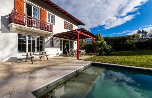 Biarritz Villa | LAKEVIEW KEYWEEK Villa with Pool Garden and Terrace in Biarritz