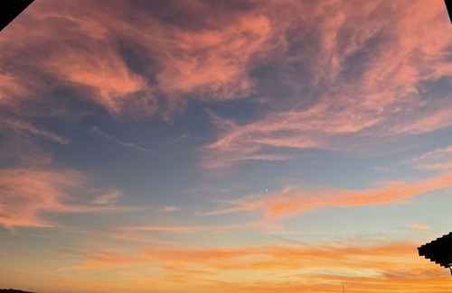 Marble Falls Cabina | Lakeview Log Cabin- Romantic Couples Retreat-Stunning Views