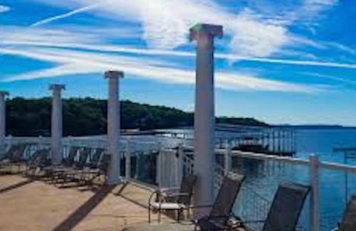 Rocky Mount Apartamento | Lakeview Luxe Penthouse