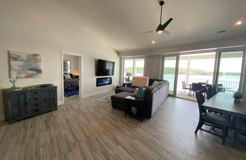 Rocky Mount Apartamento | Lakeview Luxe Penthouse