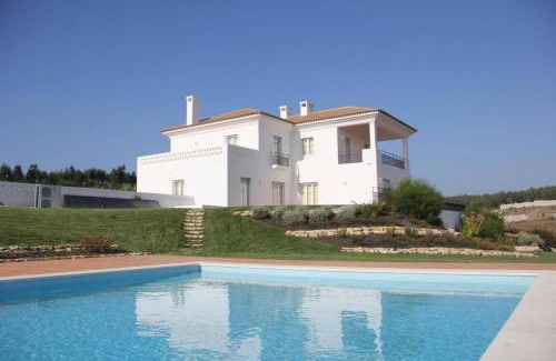 Vau Villa | Lakeview Luxury Villa With Pool