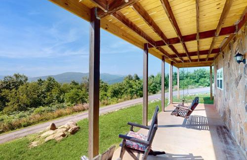 Hayesville Casa | Lakeview Mountain Retreat