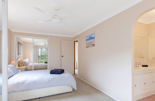 Chain Valley Bay Casa | Lakeview Oasis - Reserve waterfront cottage