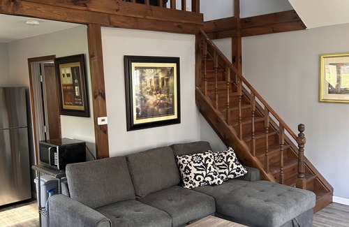Wilson Casa | Lakeview Ontario Cottage