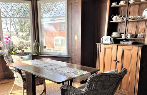 Parkdale Casa | Lakeview Pied-a Terre in the heart of Toronto